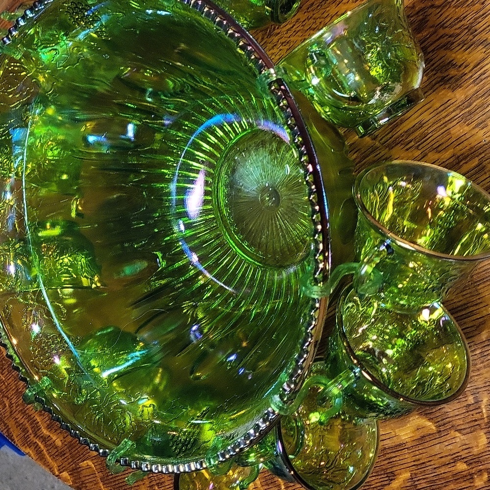 CARNIVAL GLASS VINTAGE INDIANA PRINCESS SET IRIDESCENT LIME 7" QUART BOWL SET - Picture 3 of 4
